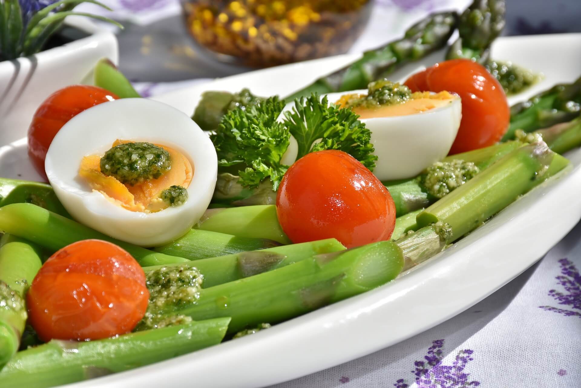 Ketodieta-doma-i-v-restauraci-2-vyziva-proteinaco